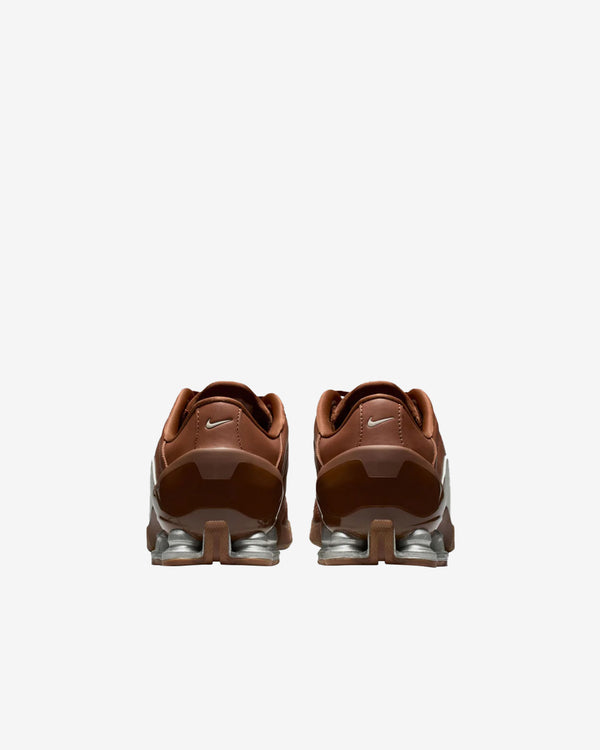 Nike - Women's Total 90 Shox Magia Sneakers - (Pecan)