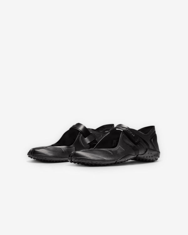 NikeSkims - Women's Rift Satin Sneakers - (Black)