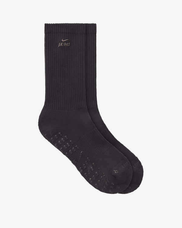 NikeSKIMS - Women's Dri-FIT Pilates Grip Crew Socks - (Obsidian)