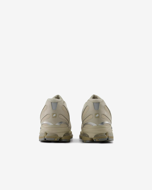 New Balance - Men's 1890 Sneakers - (Linen)