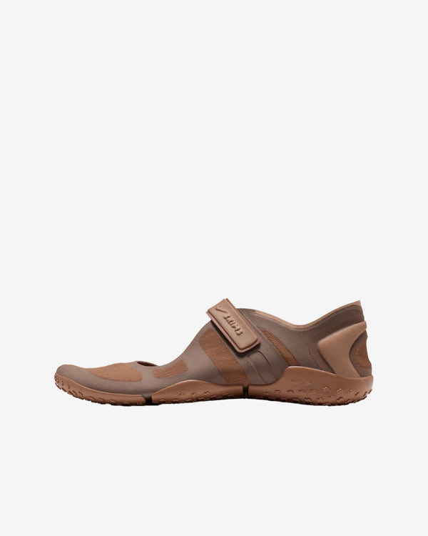 NikeSKIMS - Women's Rift Mesh Sneakers - (Sable Brown)