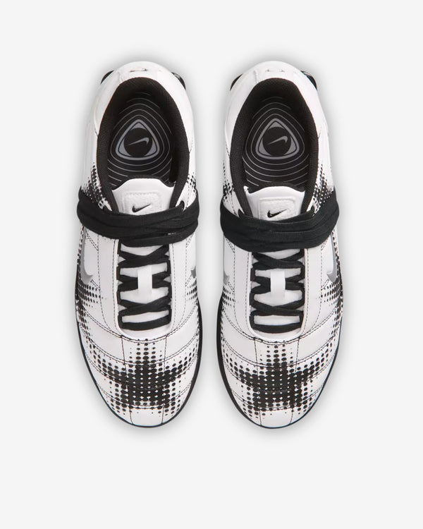 Nike - Women's Total90 Shox Magia Sneakers - (White/Black)