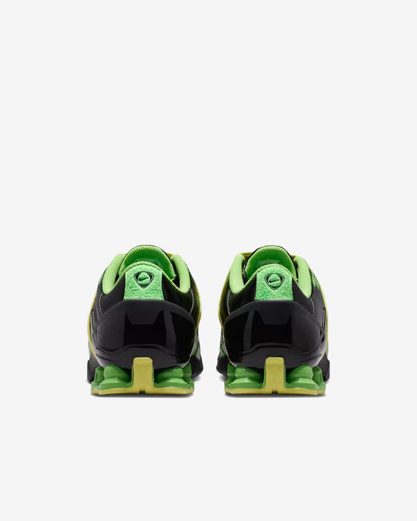 Nike - Women's Total90 Shox Magia Sneakers - (Black/Yellow Diamond)