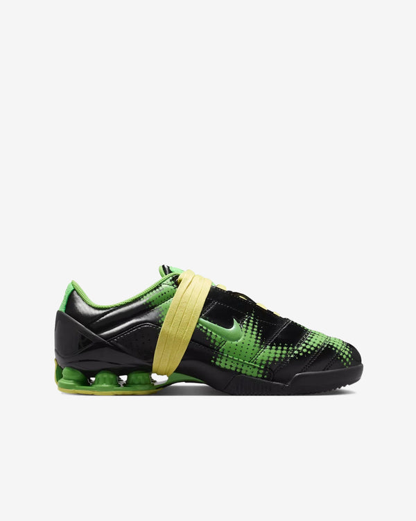 Nike - Women's Total90 Shox Magia Sneakers - (Black/Yellow Diamond)