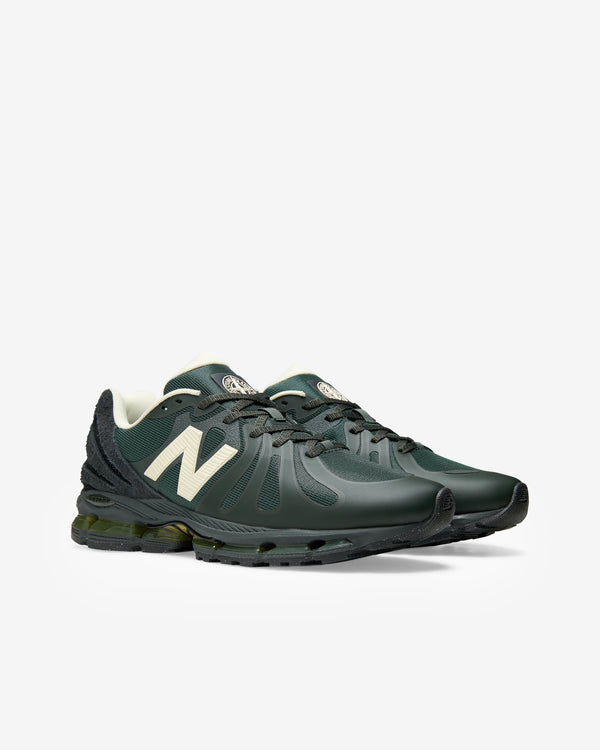 New Balance - Men's Stone Island ABZORB 1890 Sneakers - (Deep Forest Green)