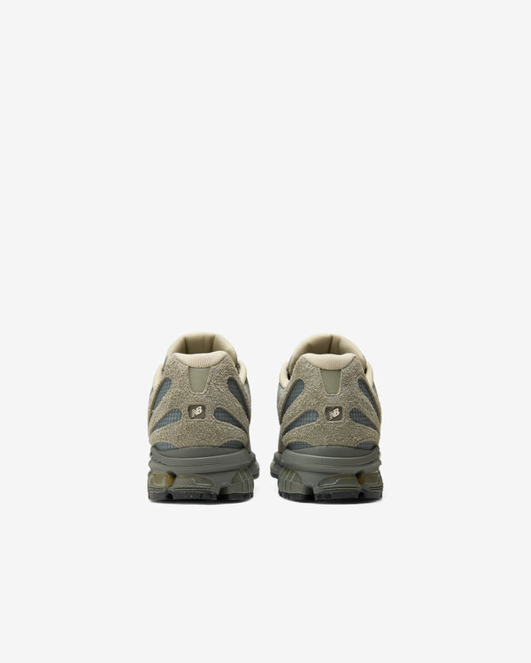 New Balance - Men's Stone Island ABZORB 1890 Sneakers - (Covert Green)