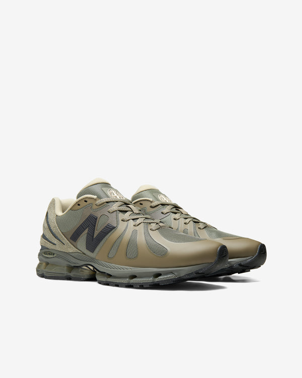New Balance - Men's Stone Island ABZORB 1890 Sneakers - (Covert Green)